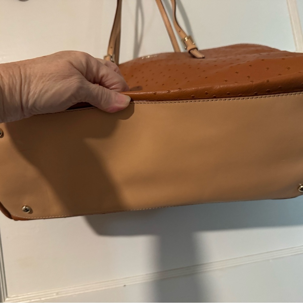 Tre Vero Tan Pebble-Text Tote - Picture 3 of 5